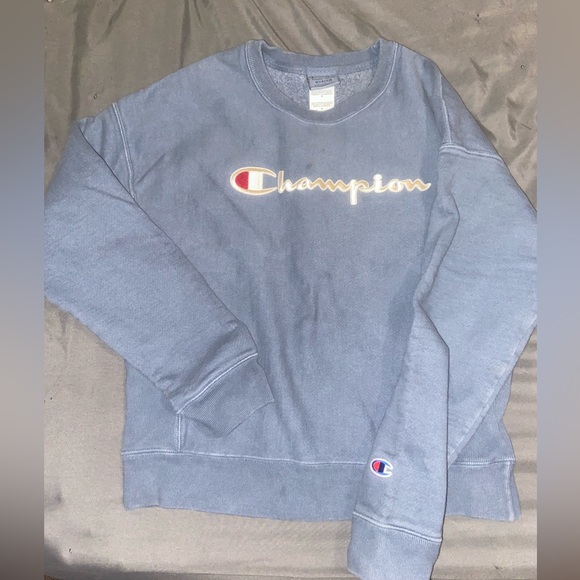 Woman’s small Champions sweater - Picture 3 of 3